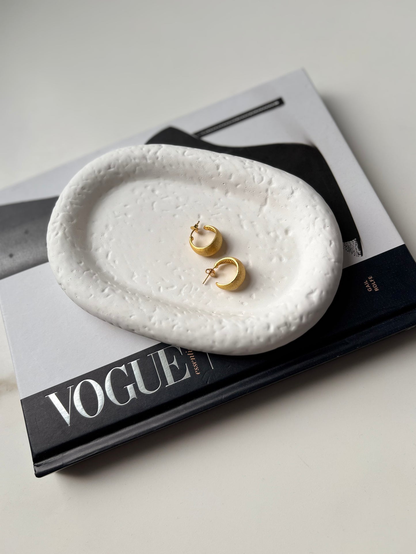 Organic Textured Tray – Minimalist Decorative Catchall