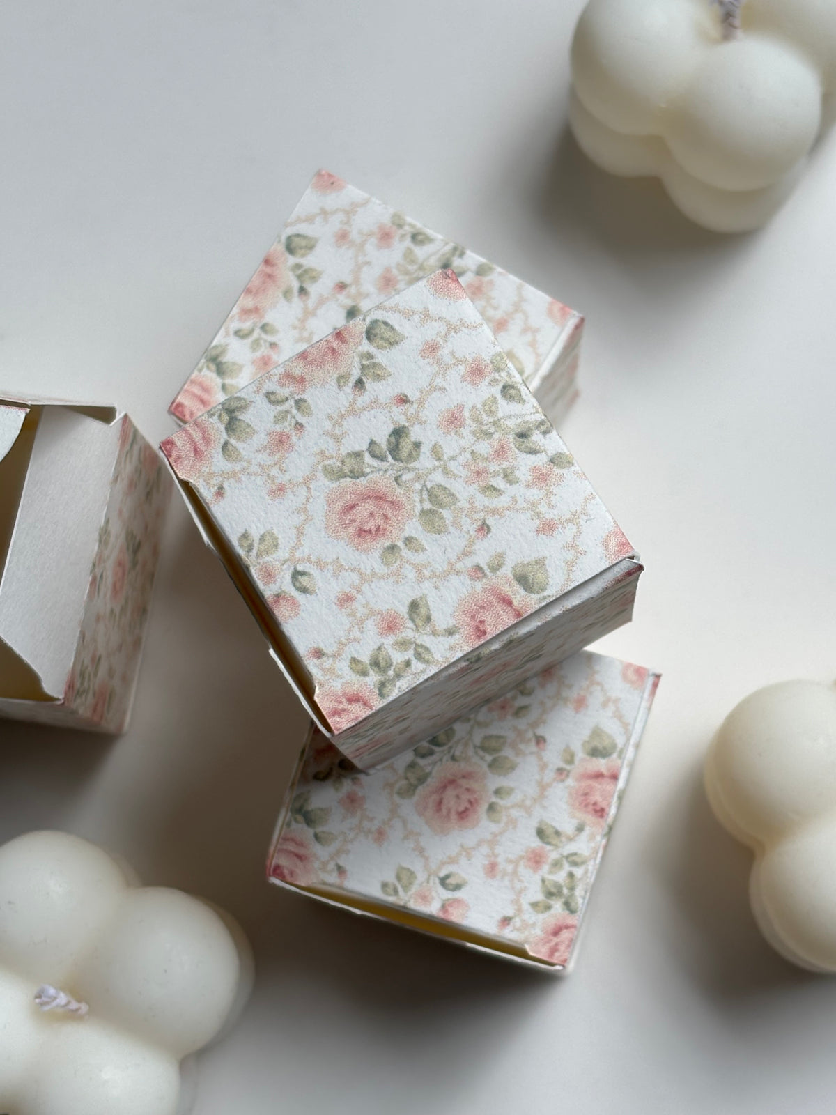 Custom Candle Favour Boxes | Mini Bubble Candles